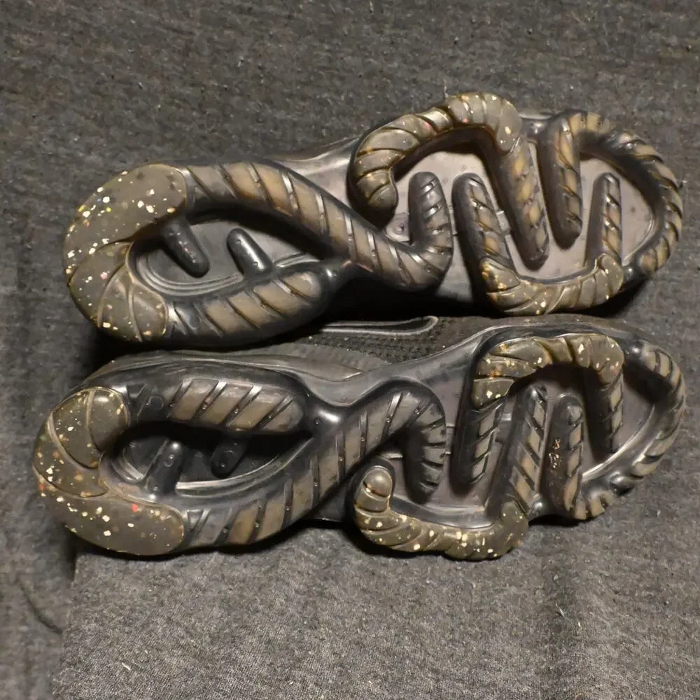 Nike Air Men's 9.5 VaporMax Flyknit 2021 Sneakers Triple Black Anthracite Shoes